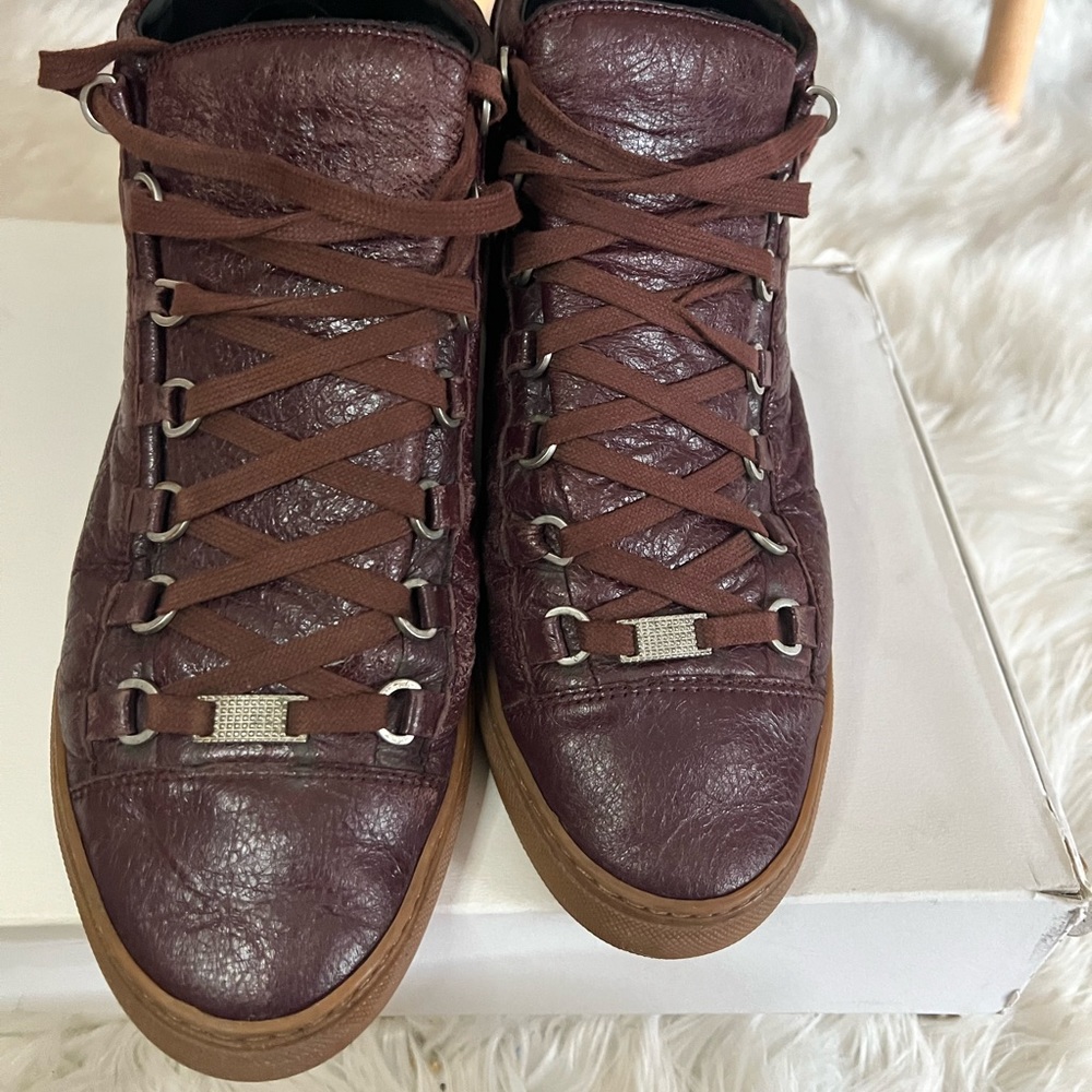 Balenciaga Arena size 42